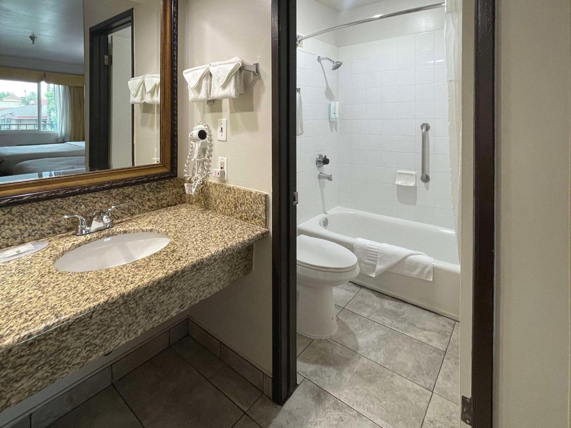 Quality Inn Ontario Airport Convention Center Zewnętrze zdjęcie
